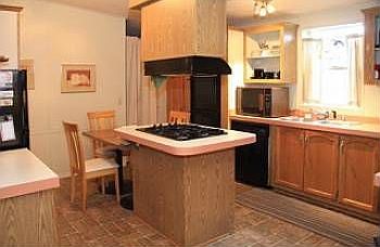 3rd image of 4450 Pan American Dr