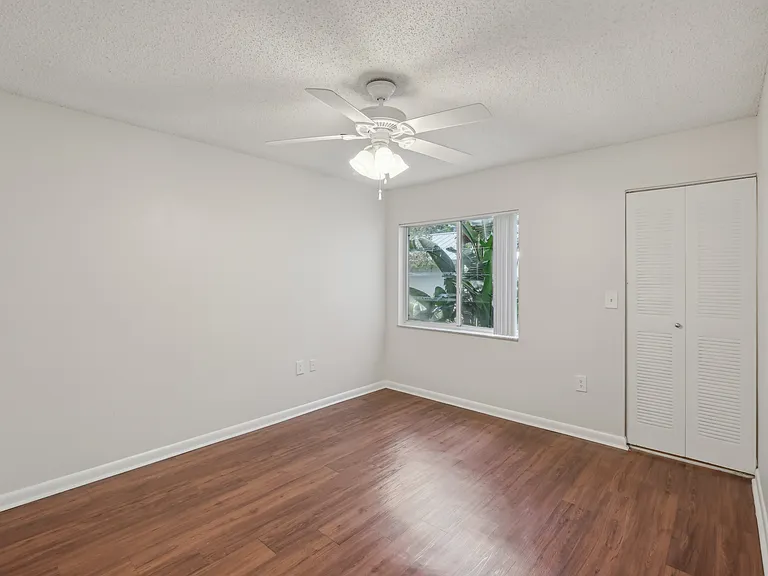 Coquina Cove Apartments — Photo 91