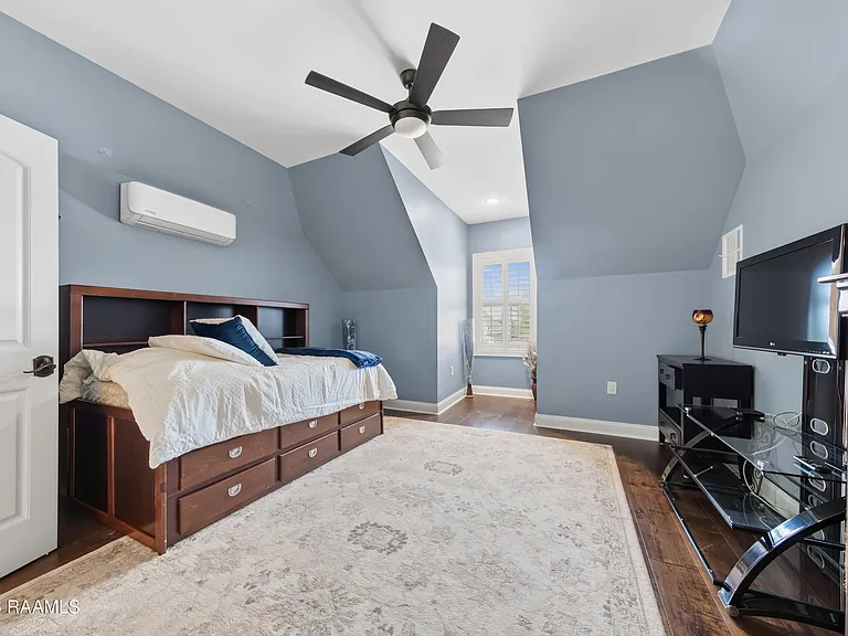 117 San Sebastian Dr — Photo 16