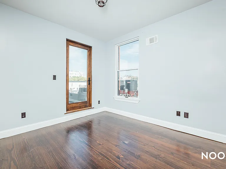 1027 President St #2B — Photo 9