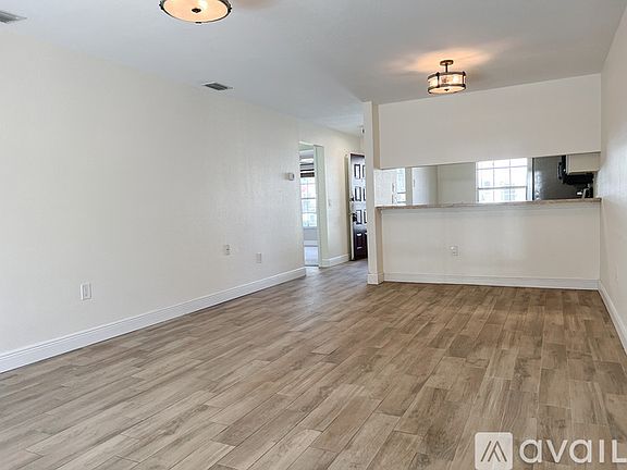 4th image of 360 Gloucester St