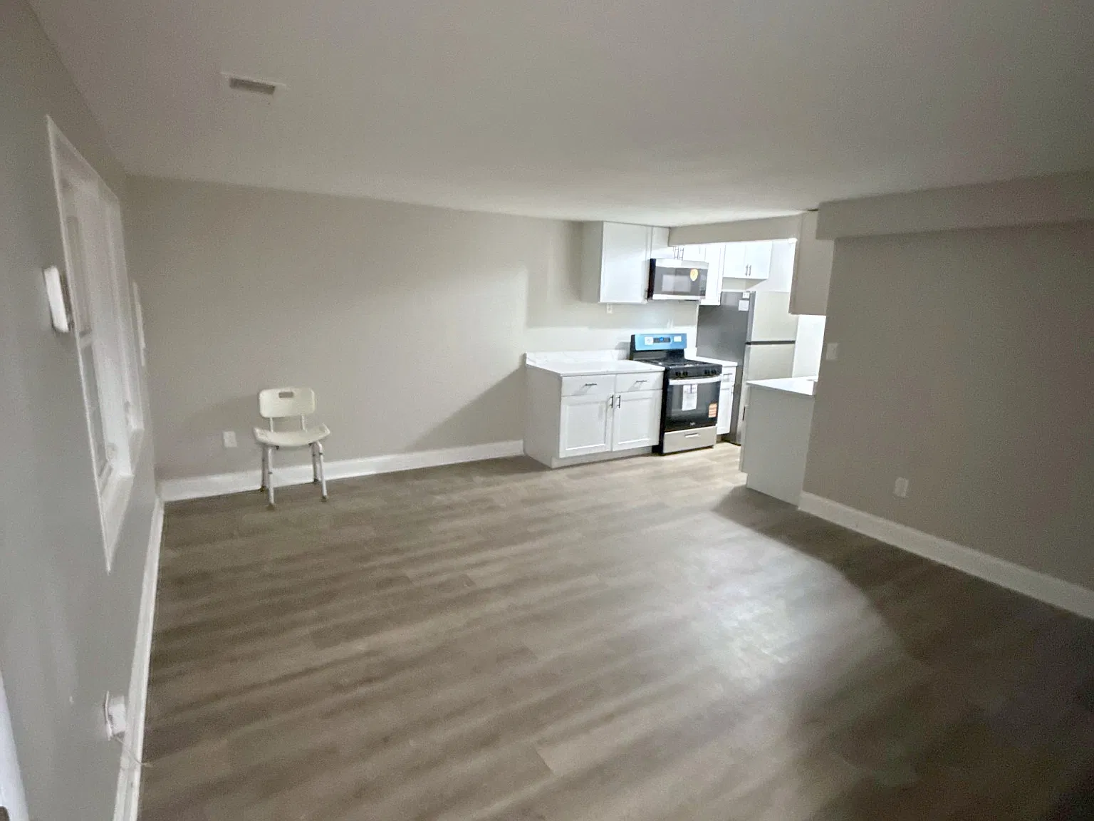 3 bed, 1174 sqft, $2,195 — Photo 2
