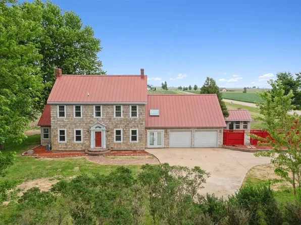 790 Walnut Dell Rd, Platteville, WI 53818