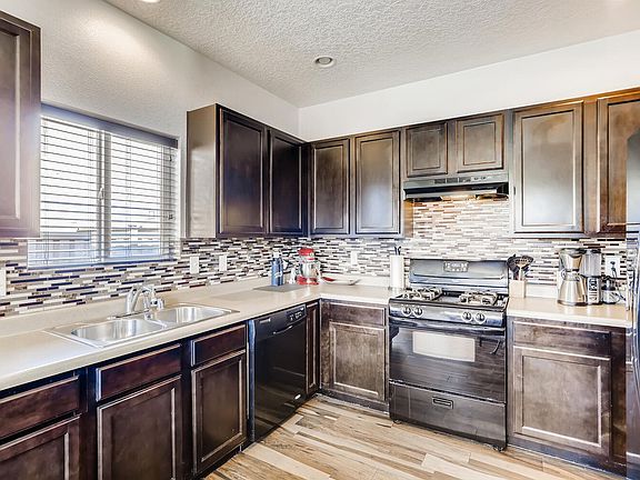 3rd image of 73 Sunset Canyon Ln