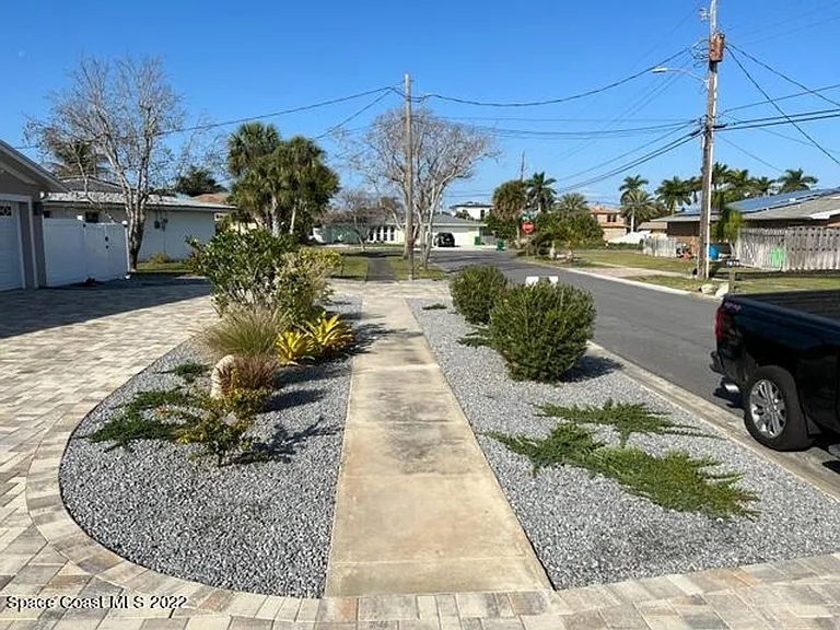 1665 S Shelter Trl — Photo 2