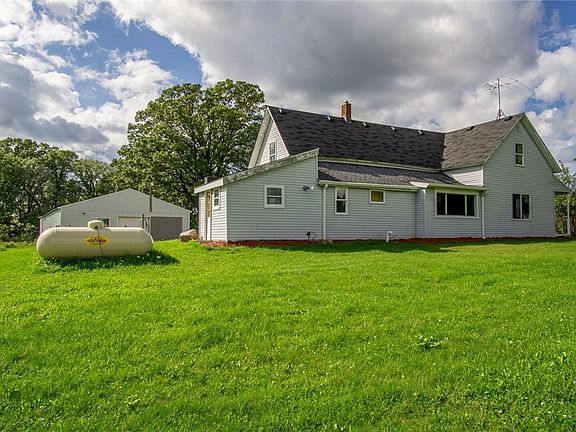 3rd image of 230 1st Avenue E
