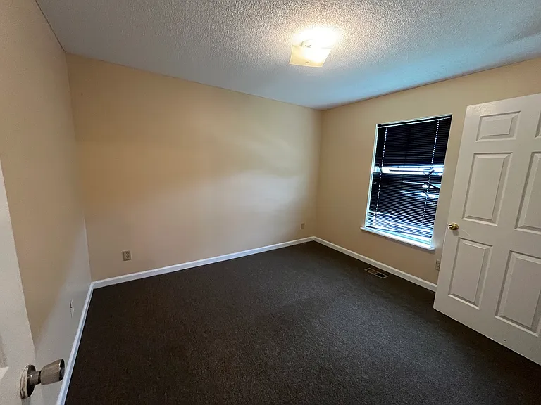1864 Cedar Ave — Photo 15