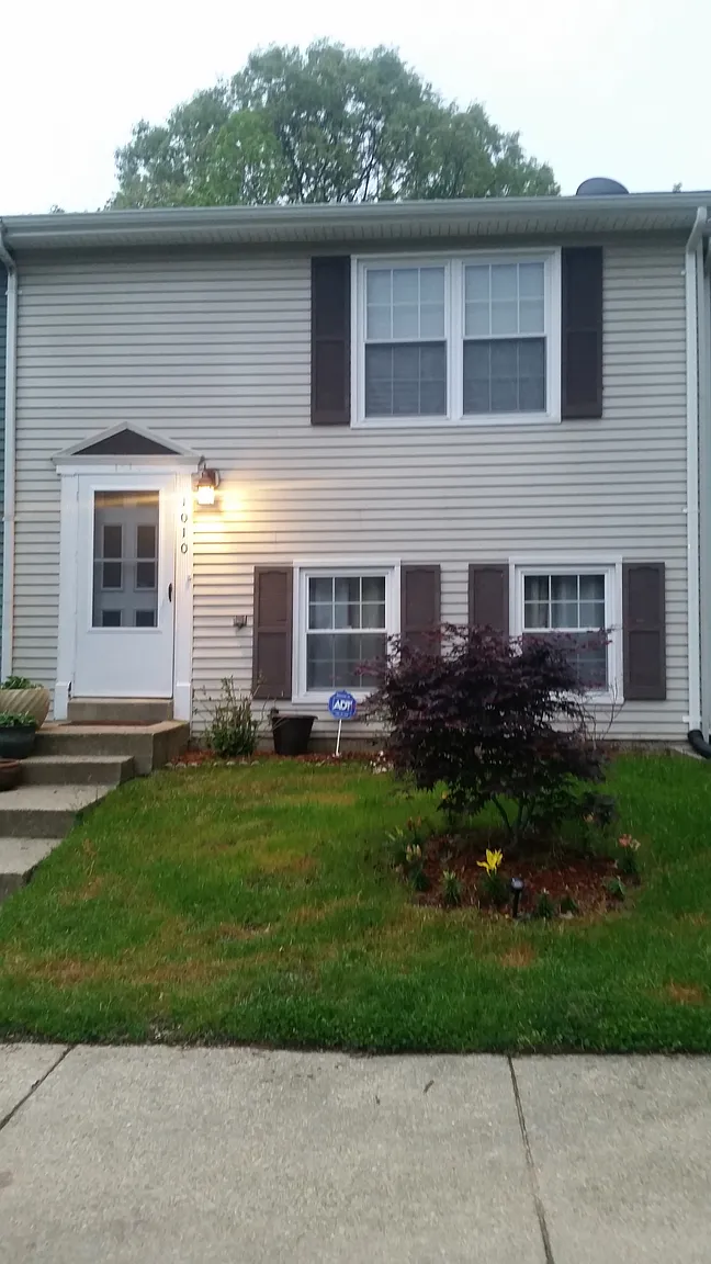 1010 Red Lion Ct photo 1