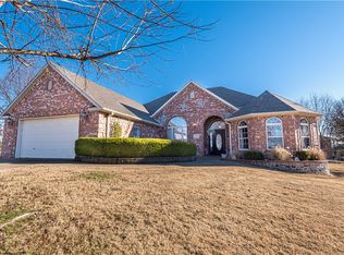 7660 W Gibbs Rd, Springdale, AR 72762