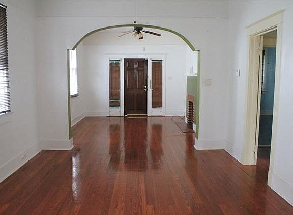 3rd image of 2416 Wisteria St