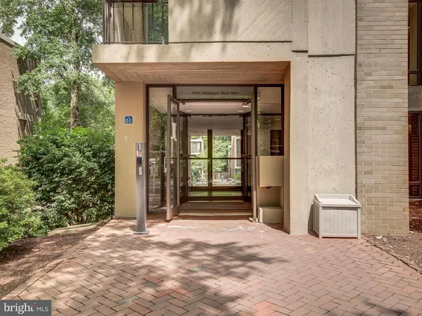 11400 Washington Plz W APT 601, Reston, VA 20190