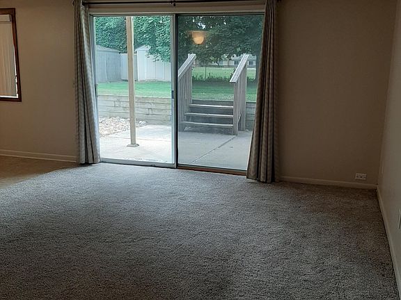 3rd image of 130 Marsh Dr