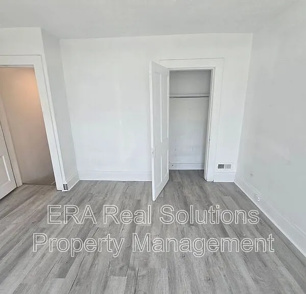 150 S Cypress Ave — Photo 23