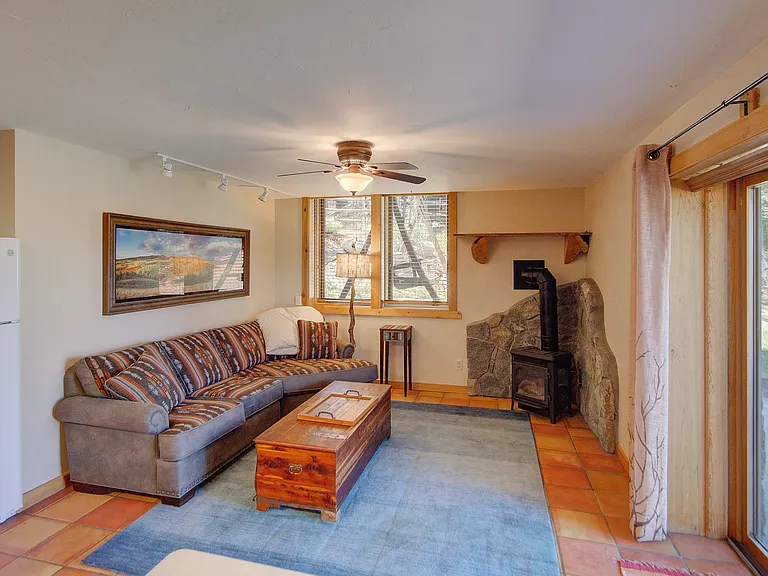 Gas fireplace