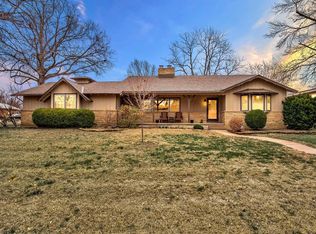 924 Emmaline Ave, Newton, KS 67114