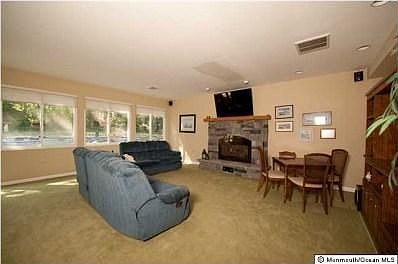 3rd image of 1422 Holmes Ave