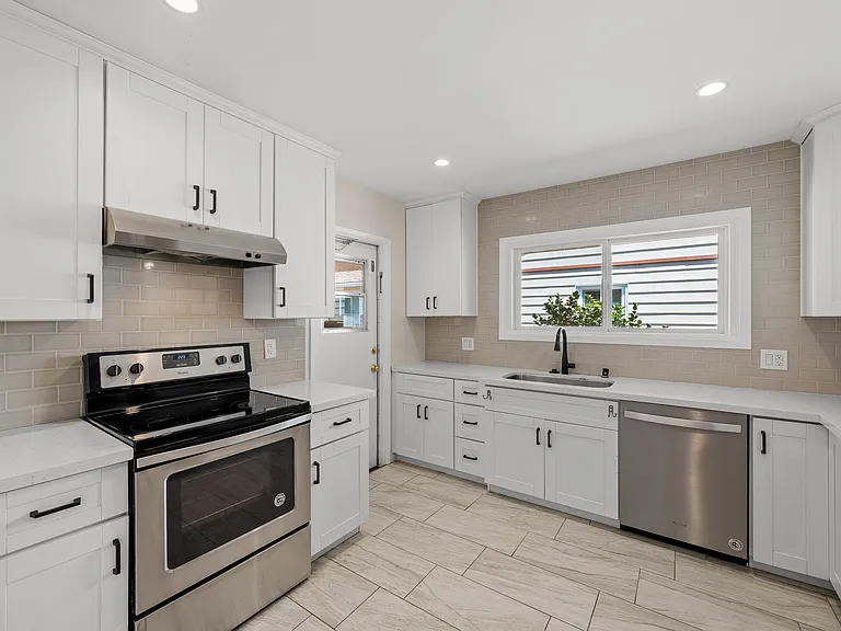 5658 Mary Lane Dr — Photo 8