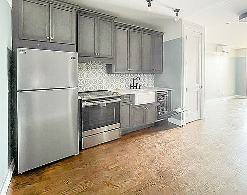 5th image of 61 Metropolitan Ave #609