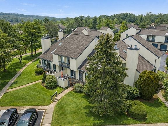 2nd image of 275 Crabtree Ct