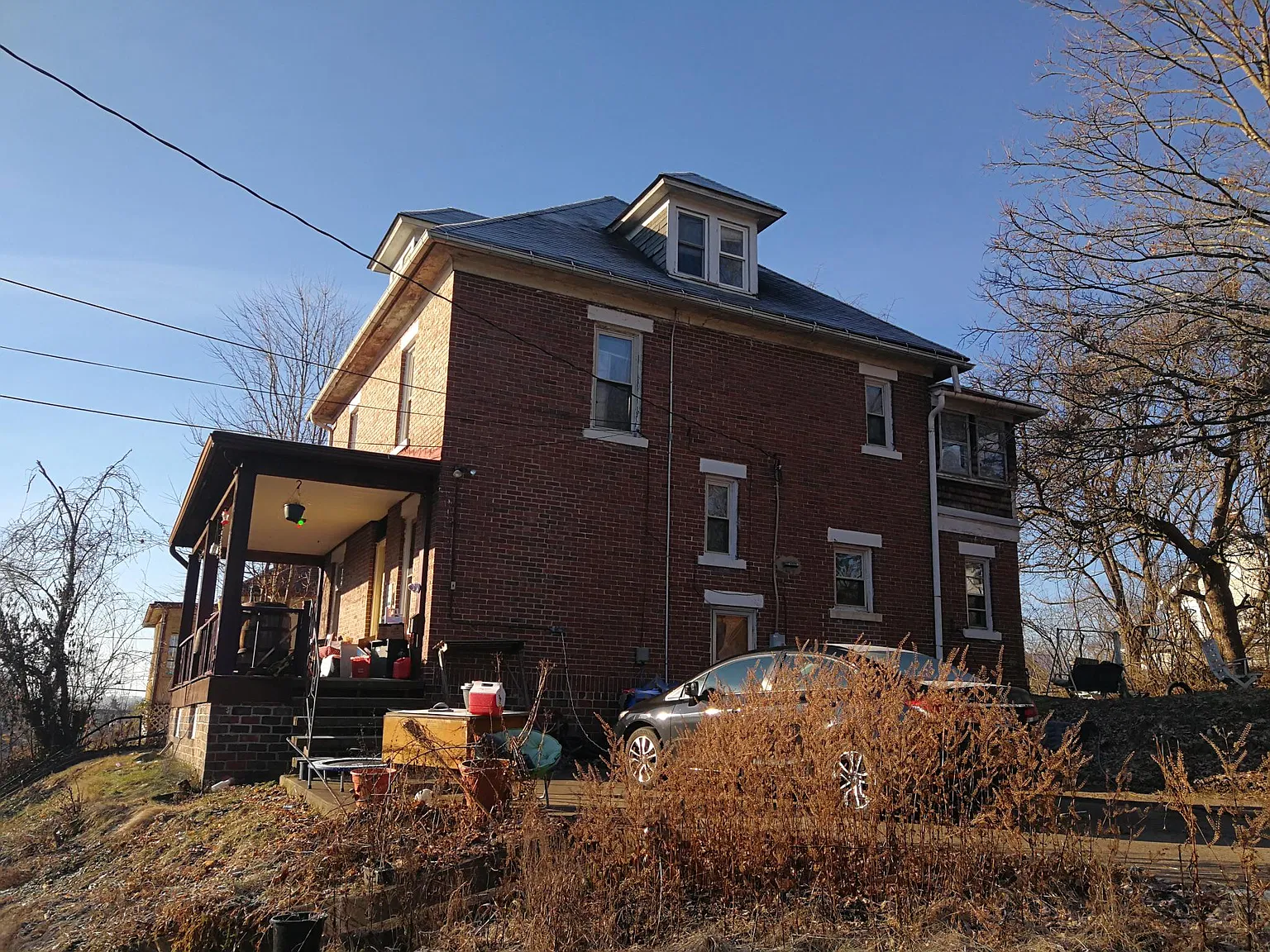 4 bed, 1.5 bath, 1930 sqft, $1,800 — Photo 1