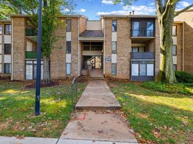 5490 Cedar Ln