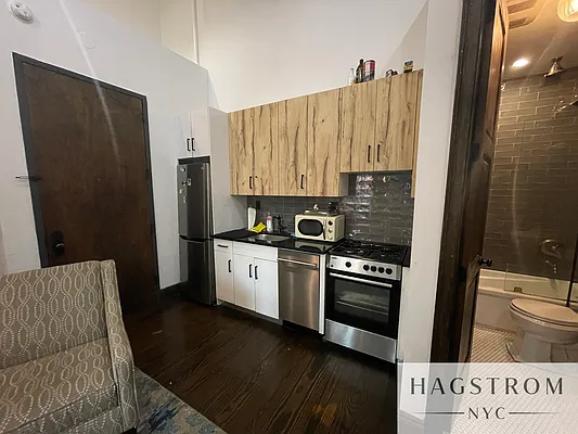 Rented by Hagstrom Management Inc | media 23