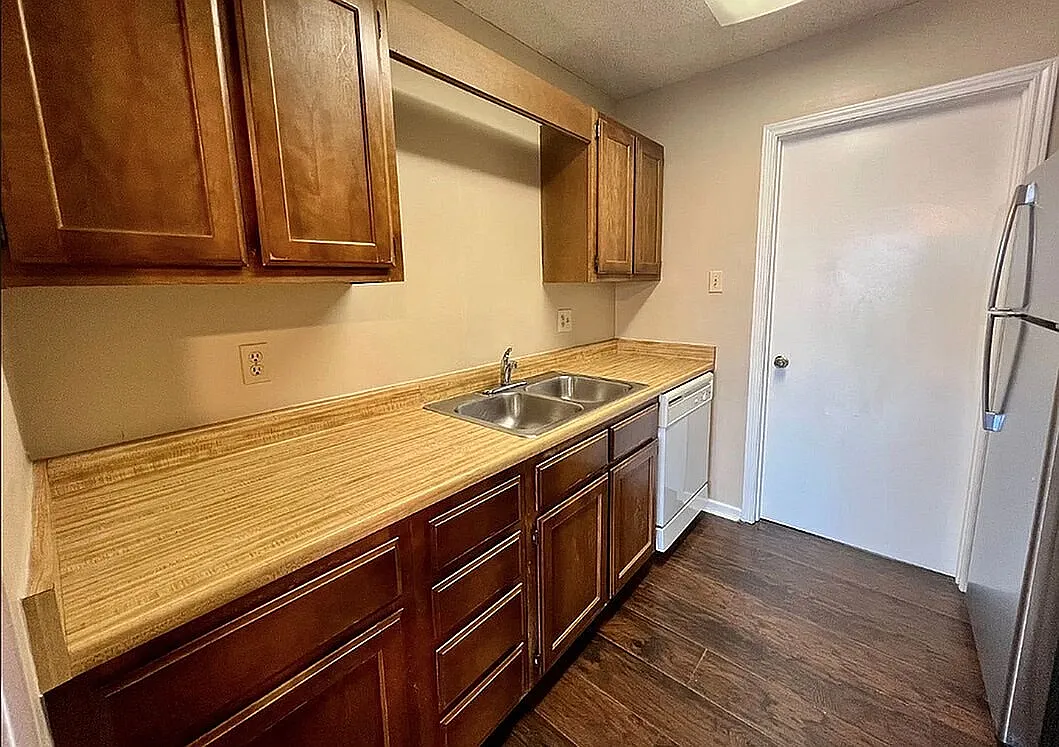 Trinity Oaks Apartments — Photo 4