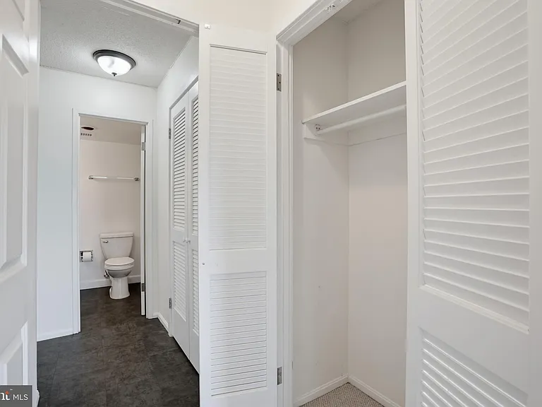 205 Yoakum Pkwy #1002 — Photo 16
