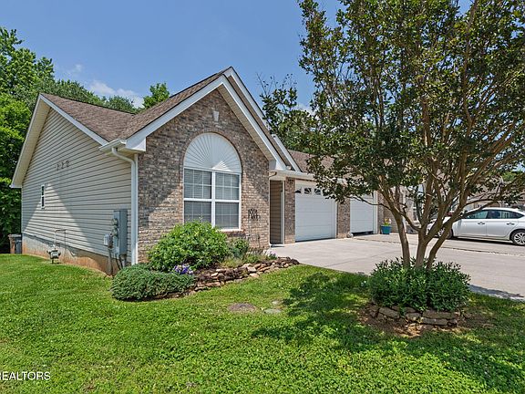 3rd image of 703 Graham Way