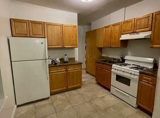 3042 30th St APT 4L, Astoria, NY 11102