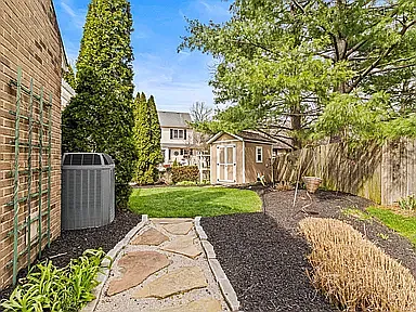 4 bed, 3830 sqft, $3,400 — Photo 2