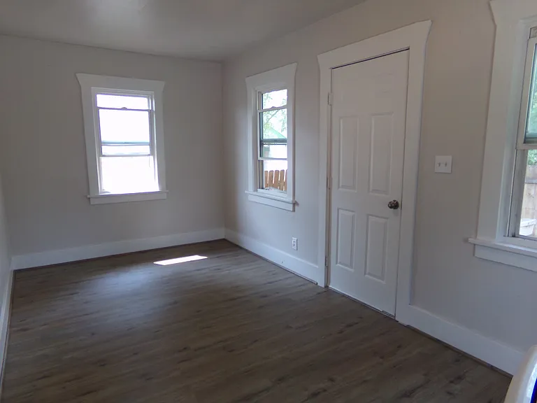 414 13th Ave N — Photo 3