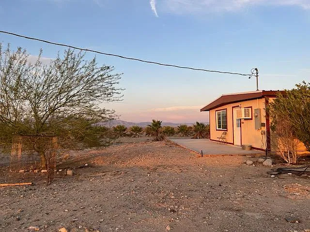 1 bed, 900 sqft, $1,300 — Photo 1