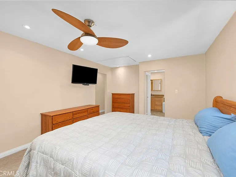 1521 S Dallas Dr — Photo 29