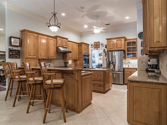 3rd image of 2655 Edmund Dr