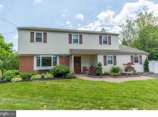 22 W Hillcrest Ave, Chalfont, PA 18914