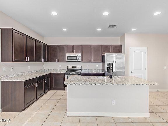 4th image of 1020 W INDIGO Street