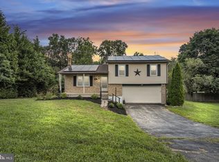 205 Berry Dr, Harrisburg, PA 17112