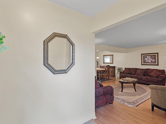5th image of 3507 Helen Ave