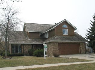 271 Circle Hills Dr, Grand Forks, ND 58201
