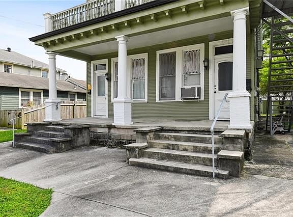2nd image of 4152 Iberville St #4152