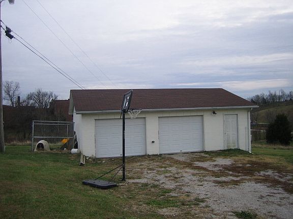 3rd image of 7004 Lake Ridge Dr