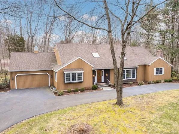 44 Brookwood Drive, Woodbridge, CT 06525