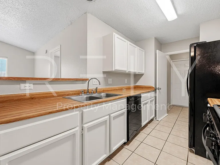 8001 W Gate Blvd #A — Photo 16