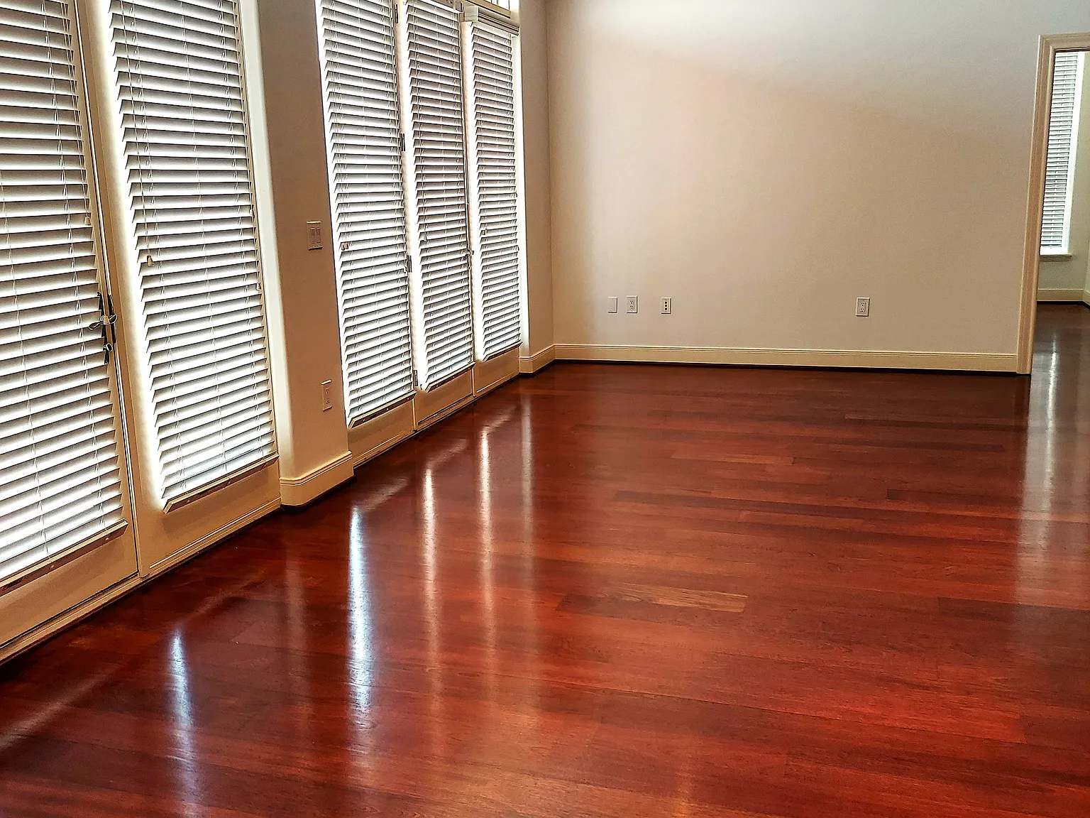 2 bed, 1279 sqft, $2,400 — Photo 4