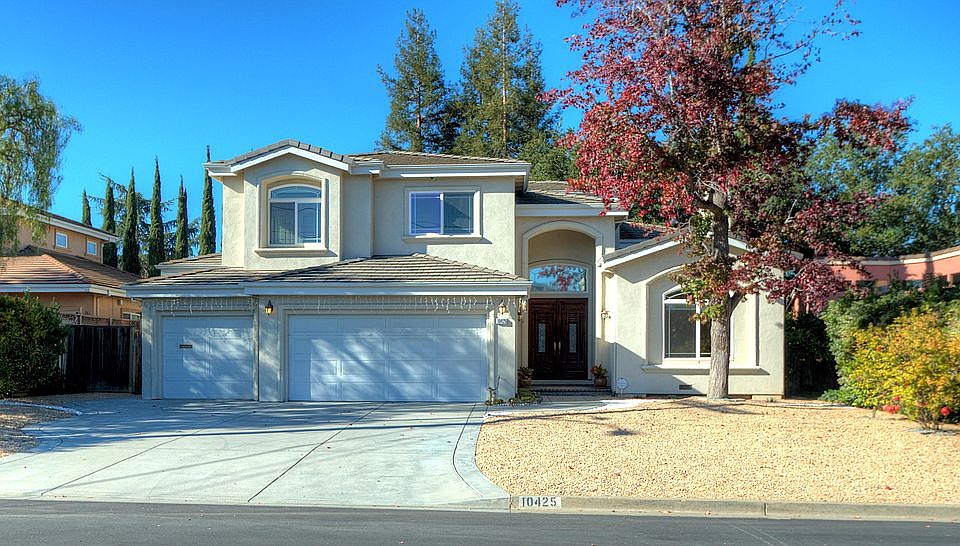 1st image of 10425 Glencoe Dr