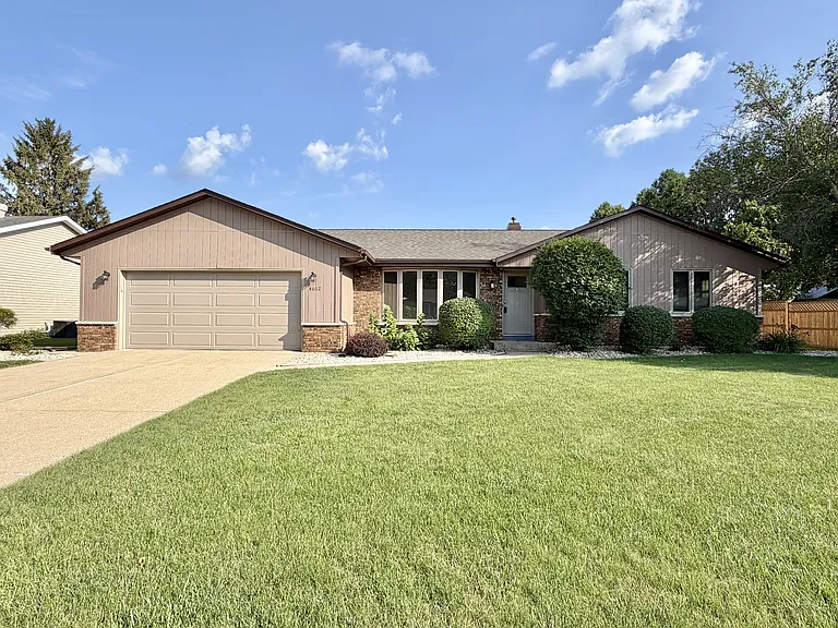 4012 Oldwyck Dr — Photo 1