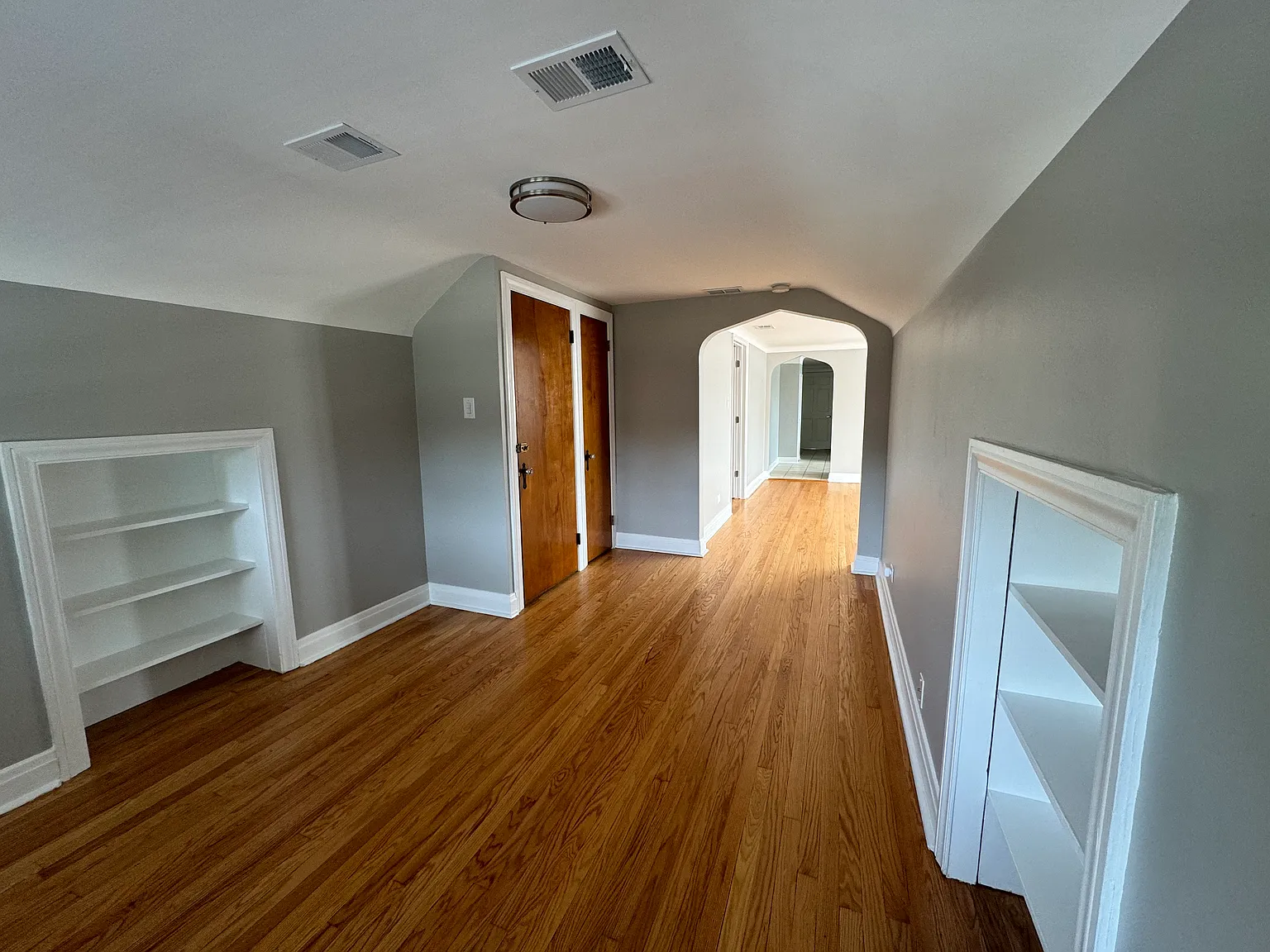 5648 W Warwick Ave — Photo 3