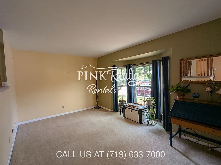 8560 Avens Cir — Photo 45
