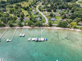 8122 Bay East Ct, Traverse City, MI 49686